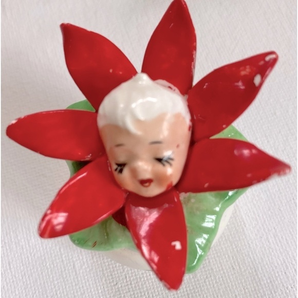 Napco Pixie Poinsettia Miniature Salt and Pepper Shaker Kitch Collectables - Picture 4 of 9